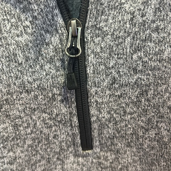 Northface 1/2 zip gray - Picture 5 of 6
